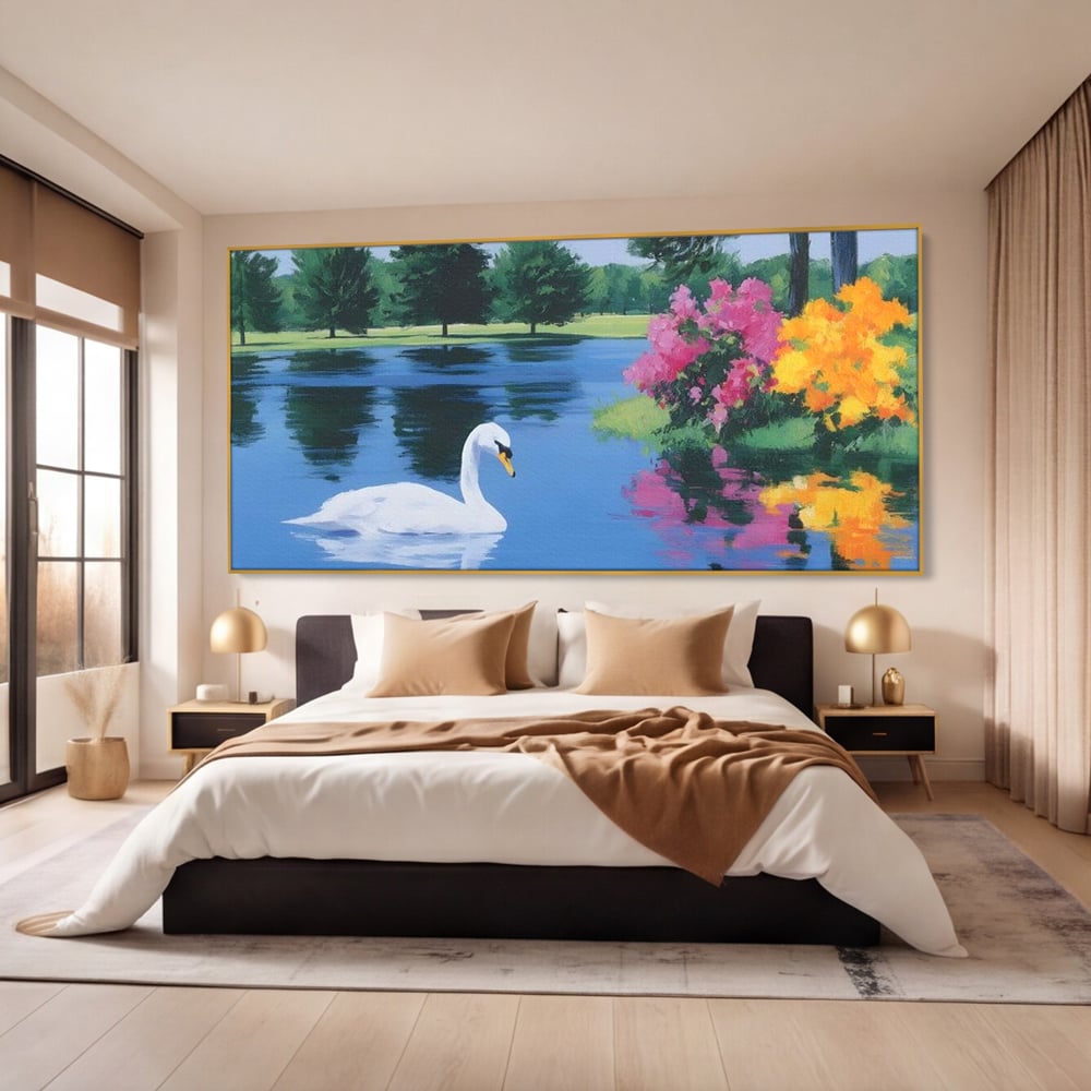 Tablou canvas cu pictura cu lebada pe lac si flori, in rama de aluminiu auriu, pe perete intr-un dormitor